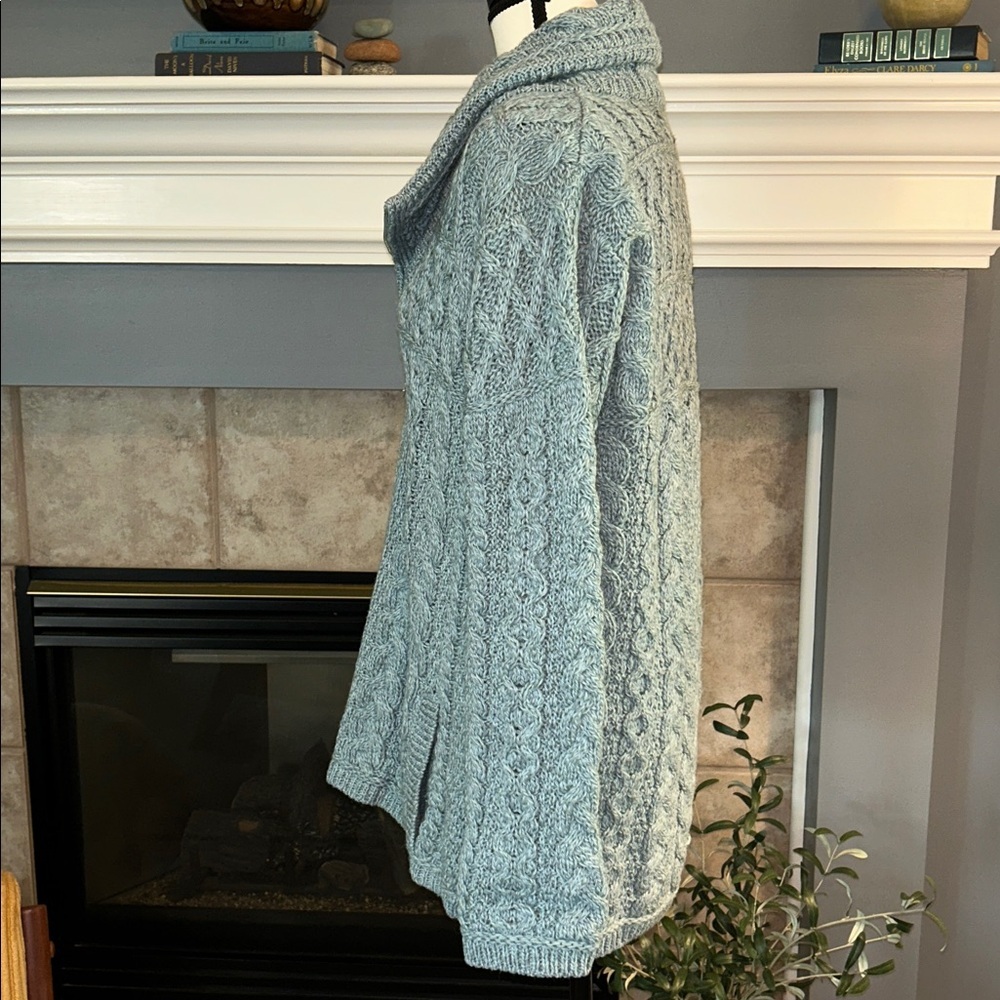 Aran Crafts mermaid Blue Cable Knit Cardigan 100% merino wool sz medium Ireland - Picture 5 of 9